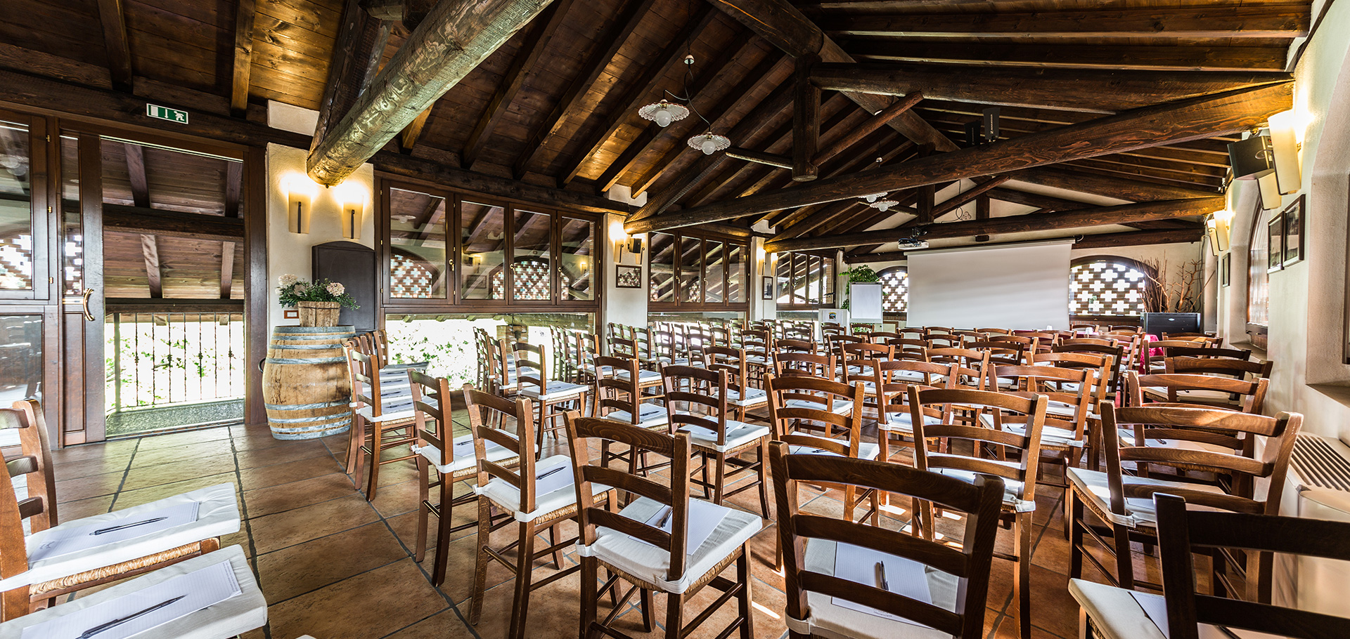 Conferenza-Sala-Il-Fienile